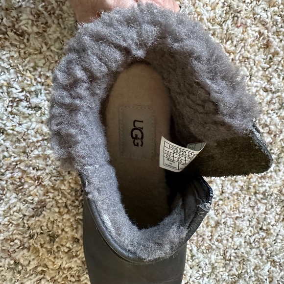 UGG Women's Benson II Ankle Boot - Picture 7 of 12